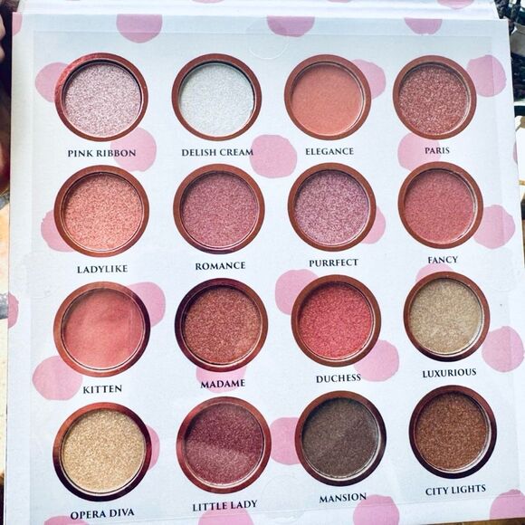 NWT Gorgeous DISNEY THE ARISTOCATS Mary White Pink Furry Cover Eyeshadow Palette - Picture 10 of 16